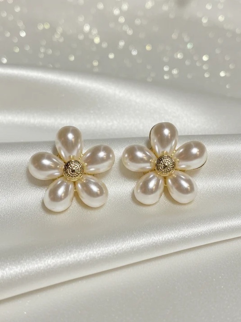Pearl Flower Stud Earrings